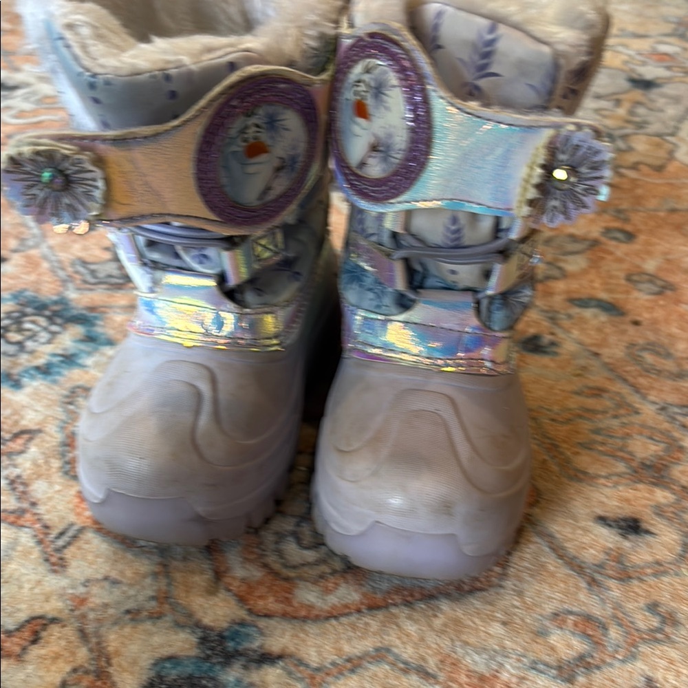 Toddler snow boots. Iridescent “Frozen” with Velcro fasteners and ties